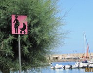 Besondere Parkplätze an Land im Marciana Marina
