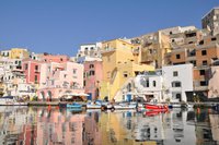 Firscherdorf Corricella auf der Insel Procida bei Capri & Ischia