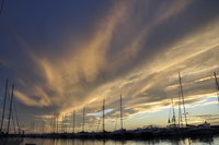 Im Yacht-Hafen von Punta Ala bei Sonnenuntergang