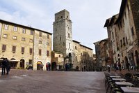 Am Sonntag spazieren wir durch ein leeres San Gimignano