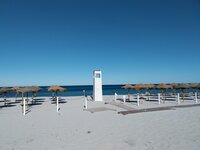 Der schöne Sandstrand von La Caletta.