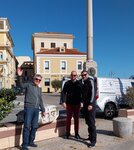 Am nächsten Tag: Treffen mit dem Segelmacher Fabio, er hat die Genua und den Lazy-Bag gerichtet. Am nächsten Tag: Treffen mit dem Segelmacher Fabio, er hat die Genua und den Lazy-Bag gerichtet.