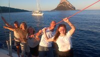 Diese Crew war auch ganz happy an Bord der Tosca