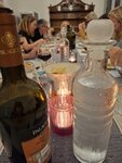 Zusammen essen an der langen Tafel auch.