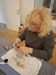 Volle Konzentration beim Trüffelputzen.